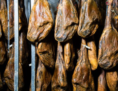 Qué diferencia un jamón de bellota de uno de cebo